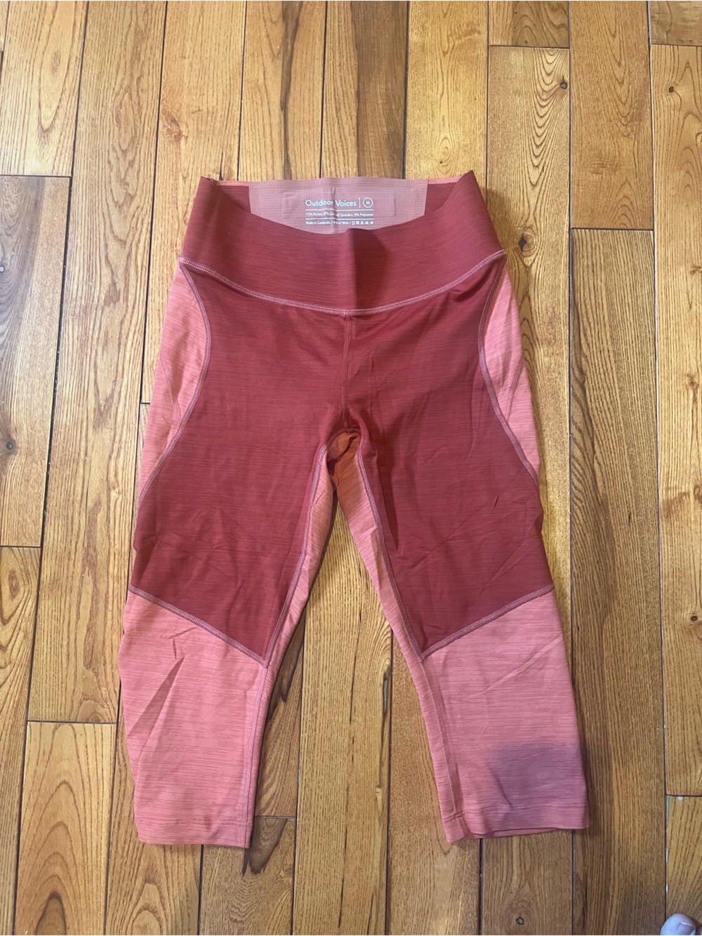 Seamless Two-Tone Coral capri leggings